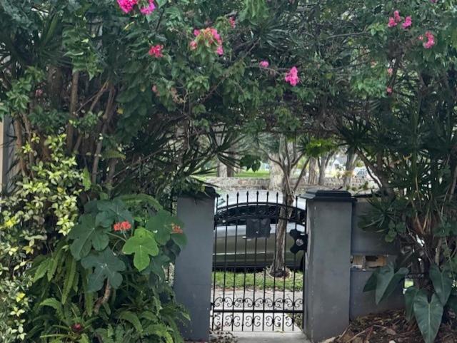 Private Granny Flat - *